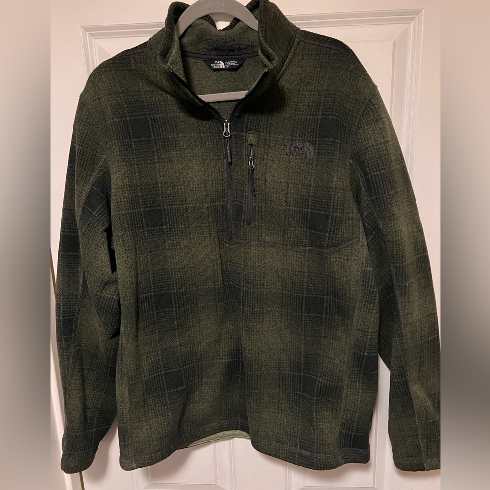 The North Face Men's checkered fleece quarter zip size L